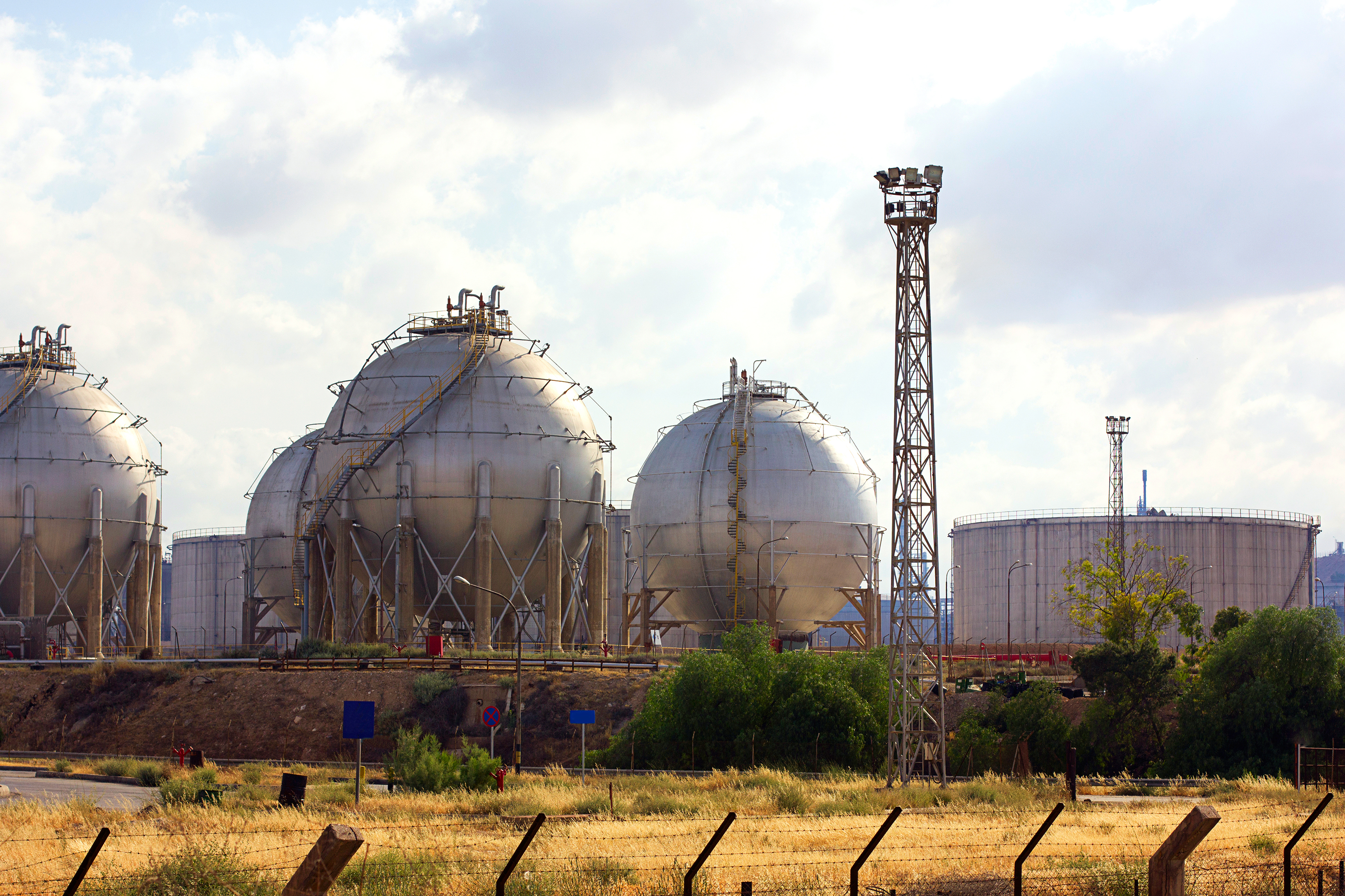 5 Key Points That You Must Know Before Chemical Storage Tank Installation