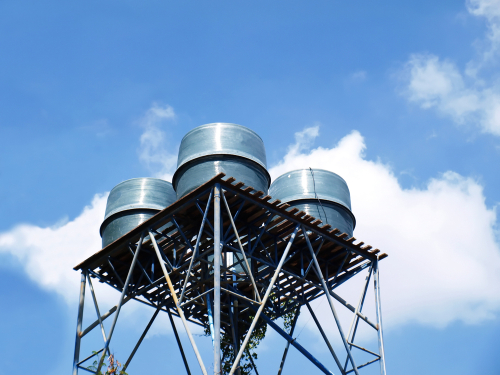 Difference between Fiberglass and Polyethylene Water Tanks: A Comparative Study